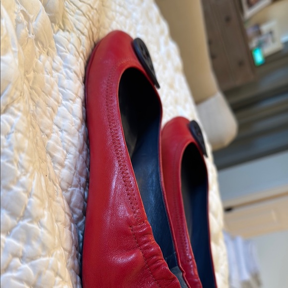 Tory Burch Red and Black Flats with Logo - Picture 4 of 7